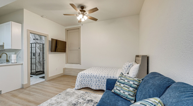 Апартаменты 5 Mi to Dtwn Tampa + Riverwalk: Couple's Getaway