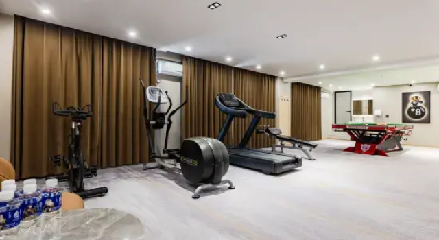 Xintairan Hotel, Rezerwuj Hotel Hotele w Kunming z parkingiem, Parking