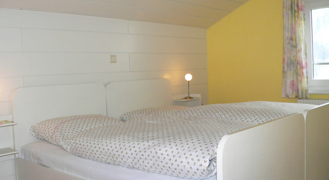 Elsa, Book Hotel Raggal 