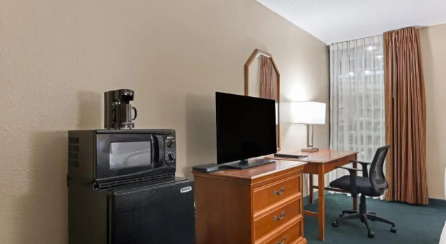 Номер Standard LeBossier Hotel