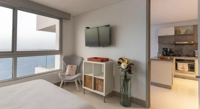 Relaxing 1 BR Beachfront Apartment w Wifi and Pool