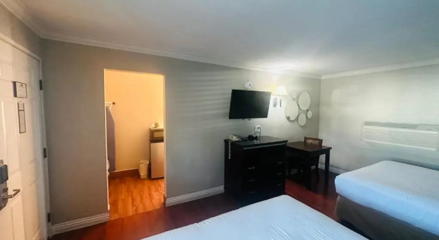 Четырёхместный номер Standard Casa Blanca Hotel - Orange