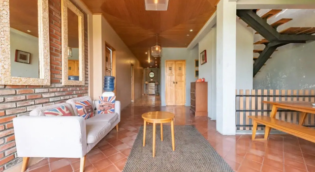 Casa de Apple Dago Bandung by RedDoorz, Rezervovat Hotel Bandung Wetan 