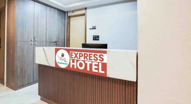 The Byke Express - Near Gopur Square, 예약 호텔 Indore Madhya Pradesh