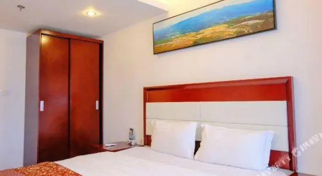 Двухместный люкс Deluxe Aohua International Apartment Hotel