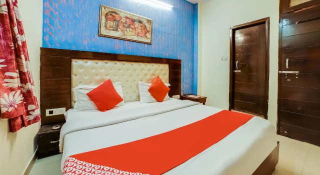 OYO 71555 Hotel Payal