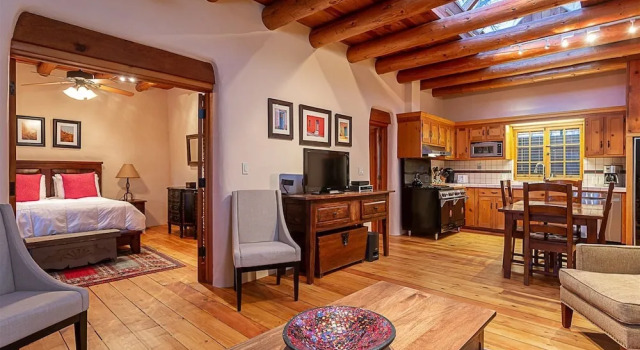 Коттедж Casa Encantador - True Santa Fe Flavor and Location