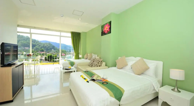 Семейная студия с балконом Villa Tona Phuket
