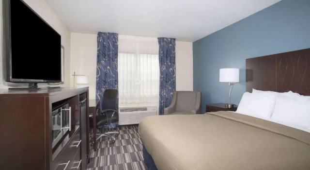 Номер Standard AmericInn by Wyndham Mount Pleasant