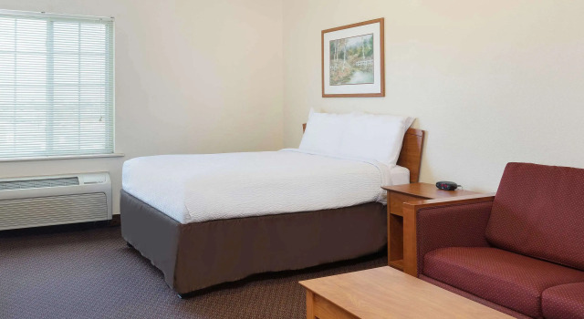 Номер Standard WoodSpring Suites Tyler Rose Garden