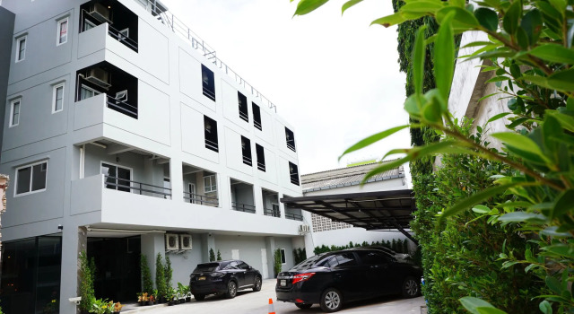 B-Black Hotel Chonburi