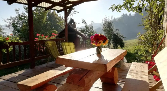 Casa De Sub Padure, Rezerwuj Hotel Hotele w Prahova Valley z parkingiem, Parking