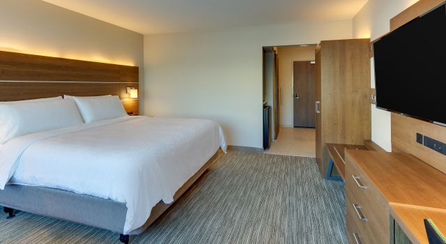 Holiday Inn Express & Suites - Roanoke - Civic Center, Buchen Sie Hotel Roanoke Virginia