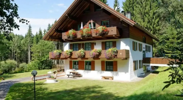 Waldhaus Sonnenberg Apartment 2, Varaa Huoneisto Hotellit Baijeri pysäköinnillä, Pysäköinti