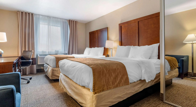 Четырёхместный номер Standard Comfort Inn & Suites South Hill I-85