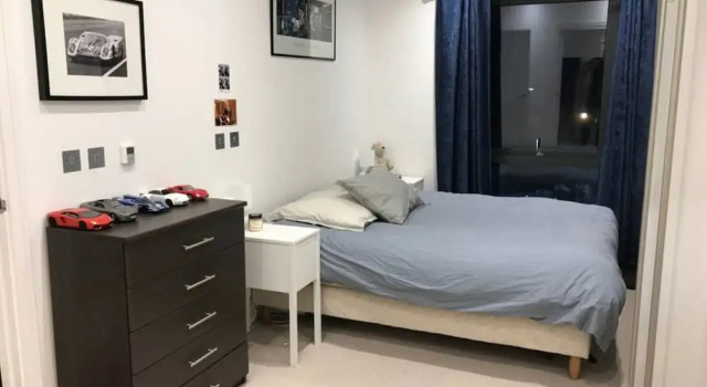 2 Bedroom Shoreditch Flat With Balcony