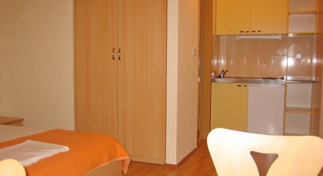 Mladen, Book Hotel Hoteller i Split Region med parkering, Parkering