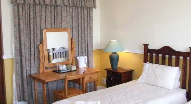 Inkwenkwezi Private Game Reserve