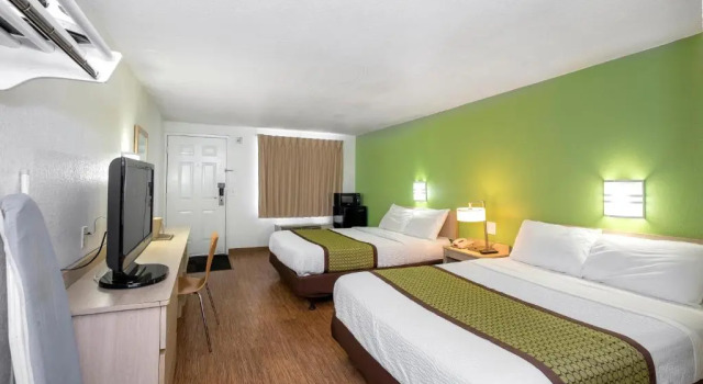 Четырёхместный номер Standard American Inn