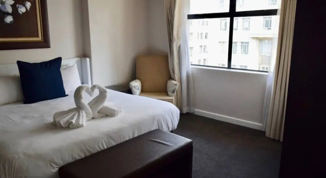 Bijoux Apartment With Rooftop Pool in Cape Town City Centre, Забронировать Апартаменты/квартира Отели Кейптауна с бассейном, рядом с Замок Доброй Надежды, Бассейн