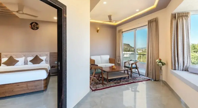 Номер Luxury SURYAGARH Club & Resort
