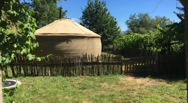 Star Gazing Luxury Yurt with RIVER VIEWS, off grid eco living, Prenota Hotel Hotel a Alentejo con parcheggio, Parcheggio