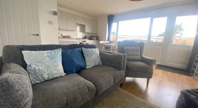 Beau - Brambles Chine, Colwell Bay - 5 star WiFi - Short walk to The Hut and beach - 1 night stays available