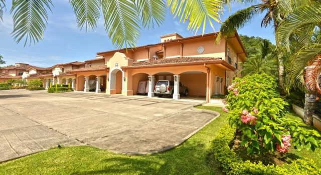 Апартаменты с 2 комнатами Stay In CR Los Sueños Condos