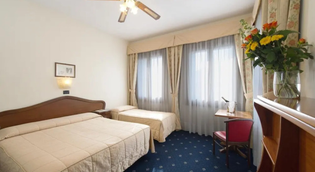 Трёхместный номер Standard Hotel Cristallo