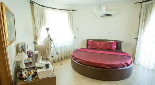 Villa - Sleeps 14 - Private Pool - Cinema Room, Réserver Villa Lapta Chypre du nord