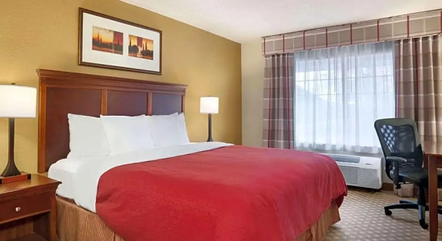 Двухместный люкс Country Inn & Suites by Radisson, Kalamazoo, MI