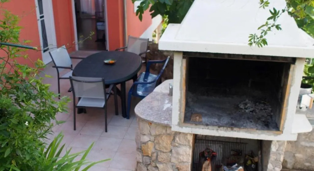 Апартаменты Villa Nada with garden, 80m from the beach