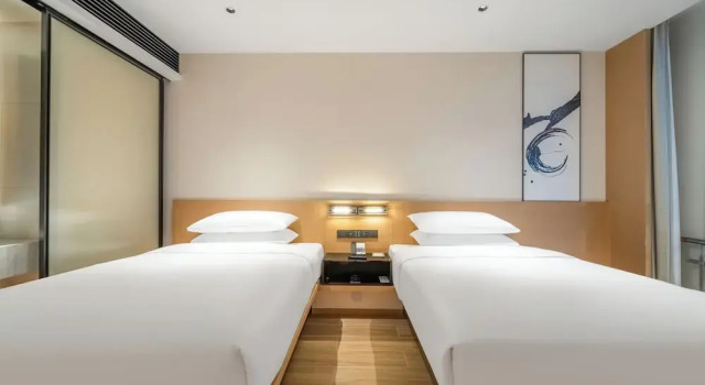 Четырёхместный номер Standard с видом на город Fairfield By Marriott Hangzhou Wulin Square, China