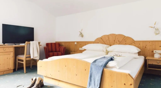 Трёхместный номер Standard Hotel Jägerhof