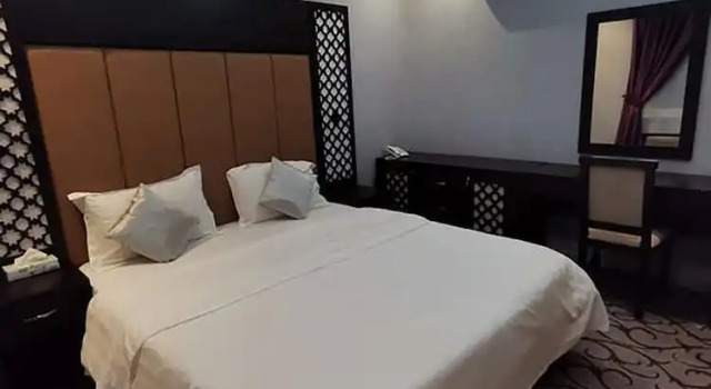 El Mashaal el momayza for hotel suites, Забронировать Отель Отели Джидды с парковкой, рядом с The Saudi Center for Fine Arts, Парковка