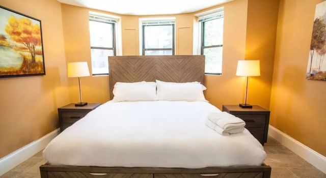 Апартаменты Lux Condo Near Boston - 3 King Beds 2 Bath-parking