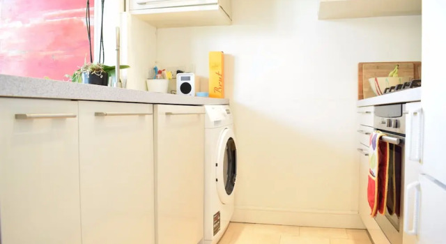 Bright 1 Bedroom Flat in Brook Green, Забронировать Отель Отели Лондона 3 звезды, рядом с Выставочный центр Olympia, 3*