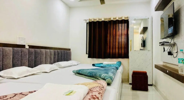 Номер Standard Hotel Shree Shyam Sharnam