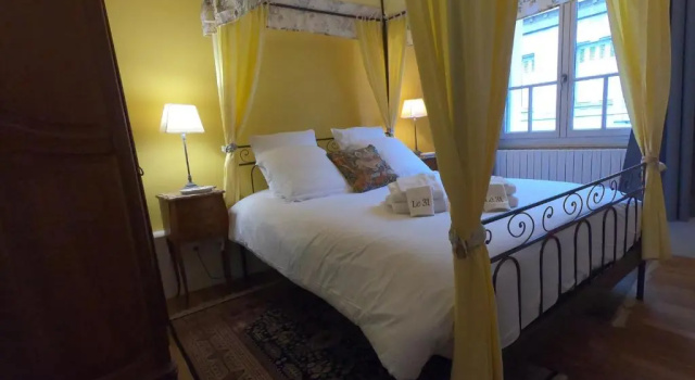 Le 31 B&B Amboise Centre, Book Bed and Breakfast Amboise 