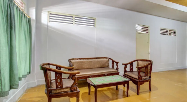 SPOT ON 93717 Nayus Homestay Syariah 4, Забронировать Отель Тегалрехо Нгабеин