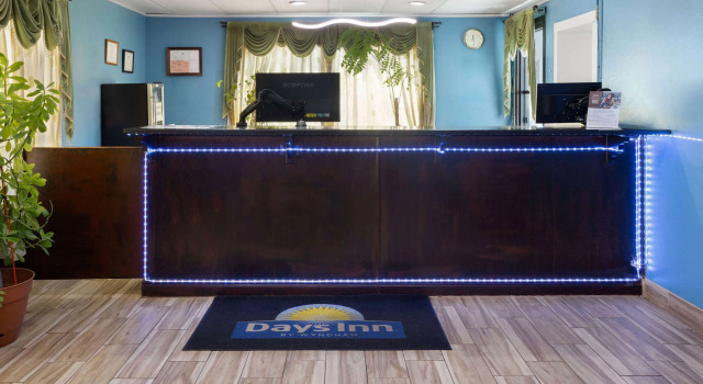 Days Inn Queensbury, Book Hotel Queensbury Adirondack Mountains