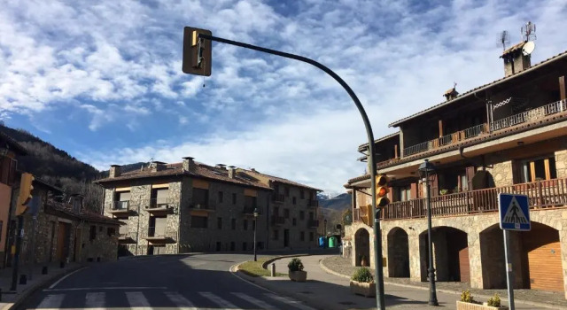 LLANARS, en Vall de CAMPRODON Vistas Montaña de frente, ASCENSOR, Orientación Sur, Chimenea, WIFI, MOLLÓ PARK, VALLTER, HÍPICA, GOLF, Prenota Hotel Molló Ripolles