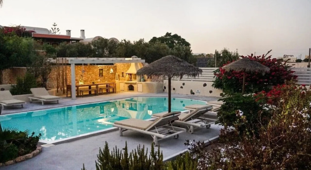 Вилла с 3 комнатами с видом на бассейн Theros Houses Santorini