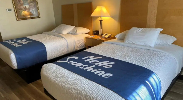 Четырёхместный номер Standard Days Inn by Wyndham Chino Valley