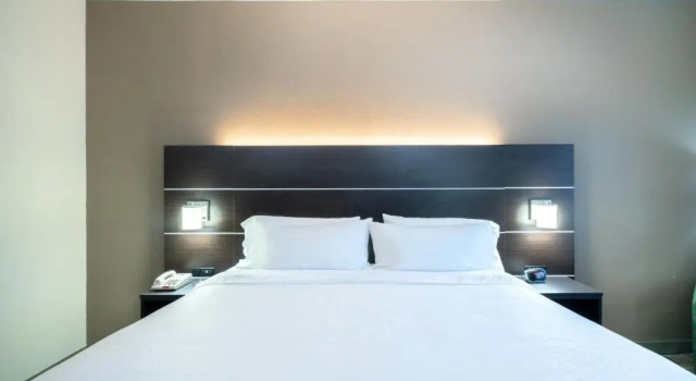 Двухместный номер Standard Holiday Inn Express Hotel & Suites Ashland by IHG