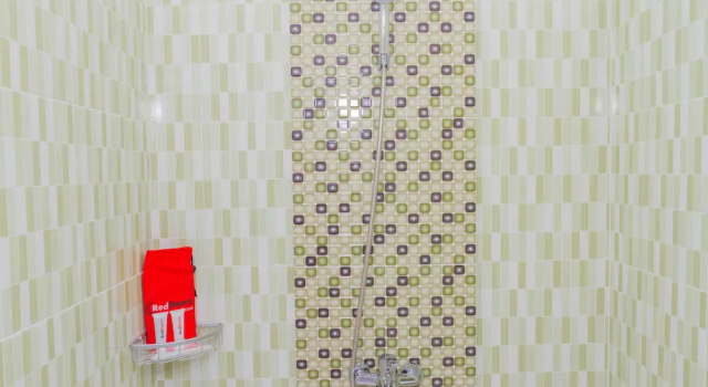 Economy Zimmer RedDoorz Plus @ Tuparev Cirebon 2