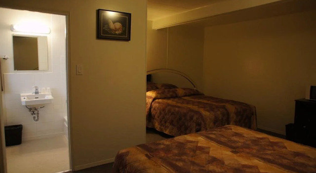 Voyageur Motor Inn, Buchen Sie Hotel  