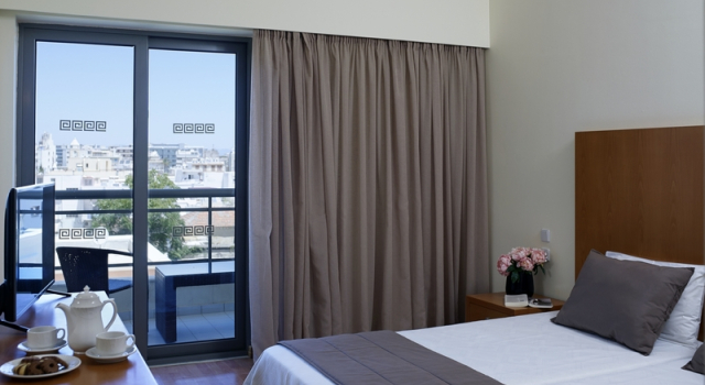 Номер Standard с балконом Angela Downtown Hotel