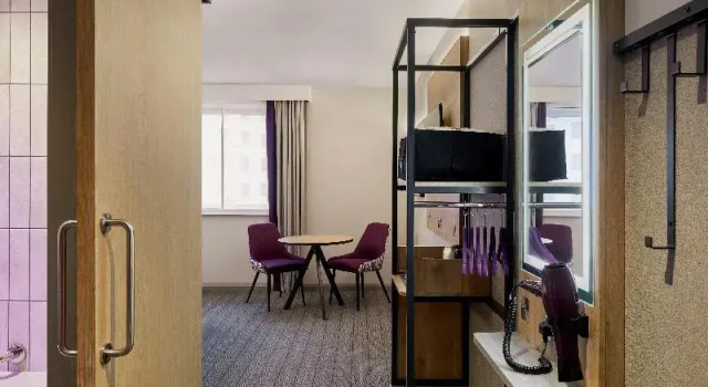 Номер Standard Premier Inn Cardiff West