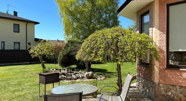 Коттедж с 4 комнатами Holiday house Vijole
